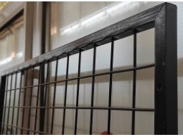 Сітка в рамі на ніжках (чорна)